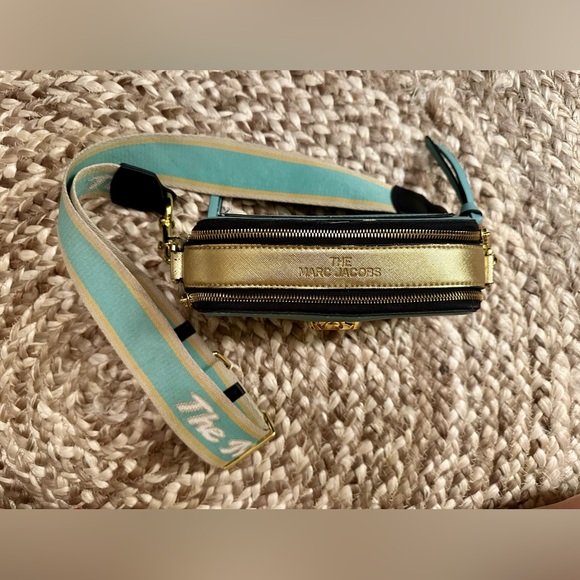 Marc Jacobs cross body - gently used, but basically new looking - Picture 2 of 10